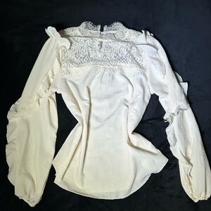 Blu Pepper Cream Lace Blouse